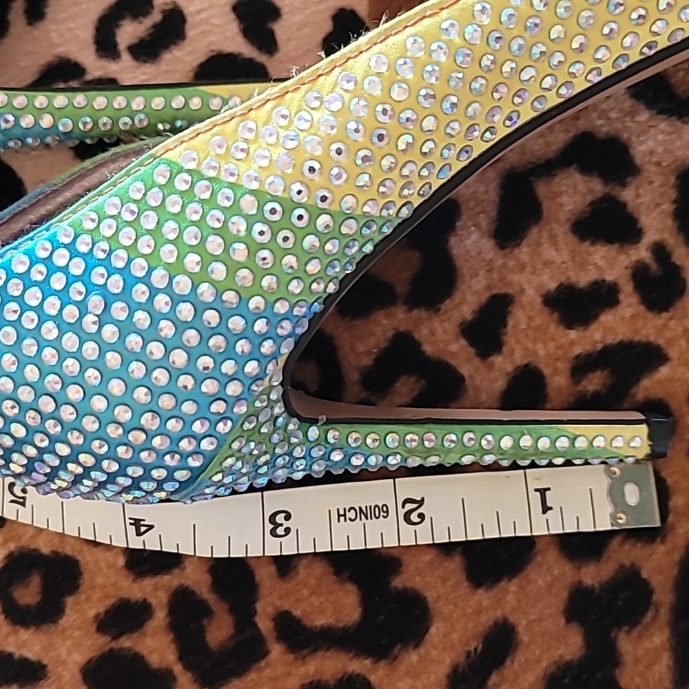 Shoes - Picture 6 of 7